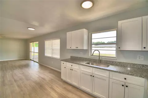 Kitchen - 105 Byron Pl, Winter Haven, FL 33884 photo 4 of 4