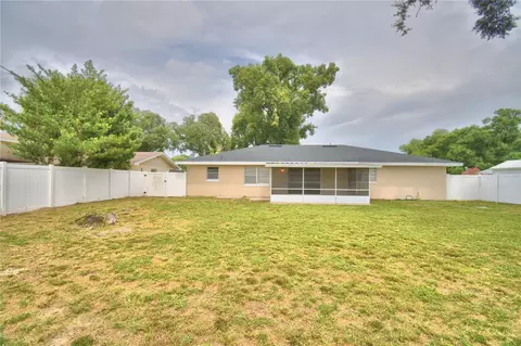 Exterior - 105 Byron Pl, Winter Haven, FL 33884 photo 8 of 13