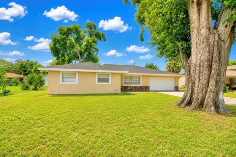 Exterior - 105 Byron Pl, Winter Haven, FL 33884 photo 12 of 13