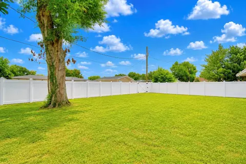 Exterior - 105 Byron Pl, Winter Haven, FL 33884 photo 5 of 13