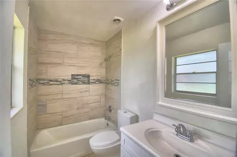 Bath - 105 Byron Pl, Winter Haven, FL 33884 photo 1 of 7