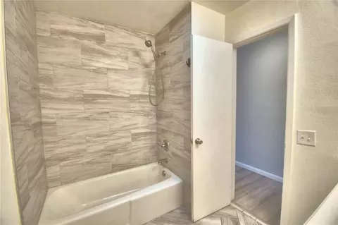 Bath - 105 Byron Pl, Winter Haven, FL 33884 photo 6 of 7