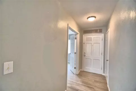 Entry Way - 105 Byron Pl, Winter Haven, FL 33884 photo 2 of 3