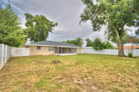 Exterior - 105 Byron Pl, Winter Haven, FL 33884 photo 7 of 13