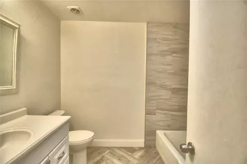 Bath - 105 Byron Pl, Winter Haven, FL 33884 photo 4 of 7