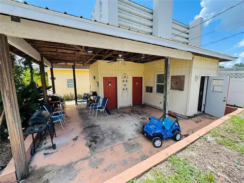 Exterior - 2121 Lakeview Dr, Sebring, FL 33870 photo 3 of 10