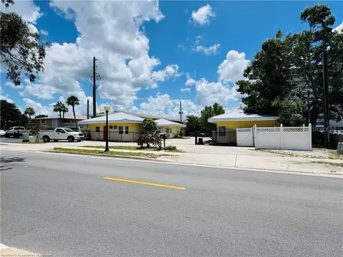 Exterior - 2121 Lakeview Dr, Sebring, FL 33870 photo 4 of 4