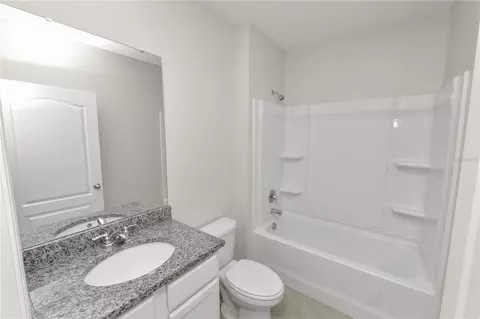 Bath - 3141 Caspian Feather St, Bartow, FL 33830 photo 3 of 4