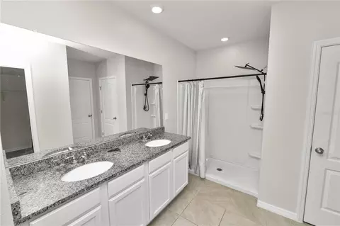 Bath - 3141 Caspian Feather St, Bartow, FL 33830 photo 1 of 4