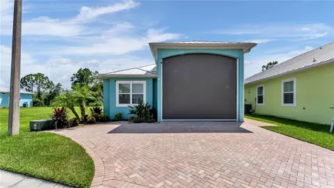 3220 Fish Hawk Dr, Polk City, FL 33868