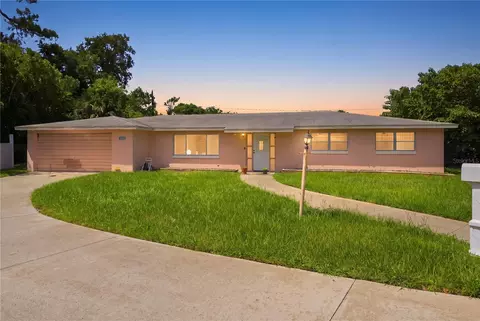 1656 Morgan Cir, Daytona Beach, FL 32117