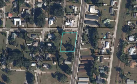 109 Orange St, Bowling Green, FL 33834