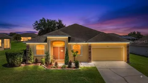 8230 Woodvine Cir, Lakeland, FL 33810