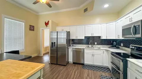 Kitchen - 520 S Jackson Ave, Bartow, FL 33830 photo 1 of 4
