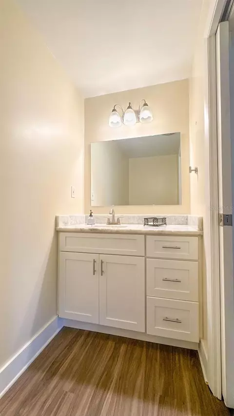 Bath - 520 S Jackson Ave, Bartow, FL 33830 photo 11 of 13