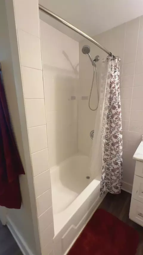Bath - 520 S Jackson Ave, Bartow, FL 33830 photo 3 of 13