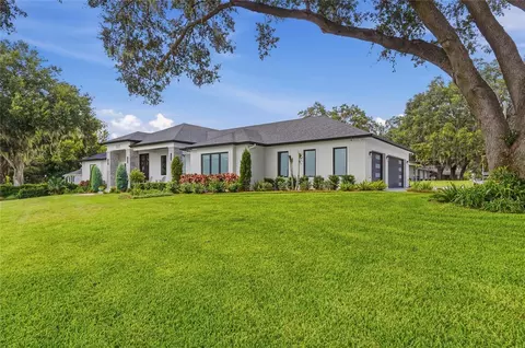 1307 N Lake Howard Dr, Winter Haven, FL 33881