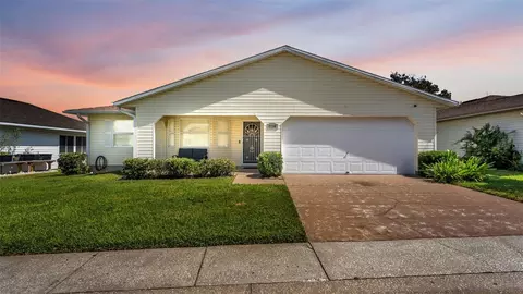 2227 Grand Cypress Dr, Lakeland, FL 33810