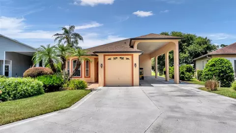 1230 Motorcoach Dr, Polk City, FL 33868