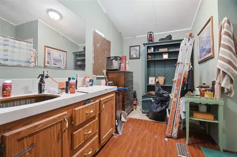 Bath - 1710 E Ray St, Hernando, FL 34442 photo 1 of 3