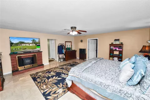 Bedroom - 1127 Pinecrest Dr, Bartow, FL 33830 photo 4 of 10