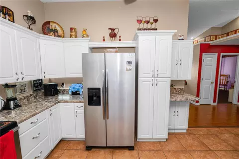 Kitchen - 1127 Pinecrest Dr, Bartow, FL 33830 photo 5 of 5