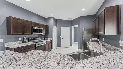 Kitchen - 2048 Winding River Cv, Bartow, FL 33830 photo 1 of 5