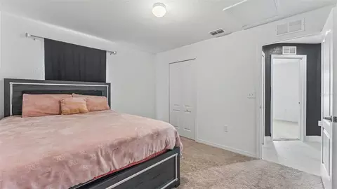 Bedroom - 2048 Winding River Cv, Bartow, FL 33830 photo 8 of 8