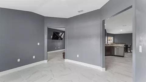 Entry Way - 2048 Winding River Cv, Bartow, FL 33830 photo 3 of 3