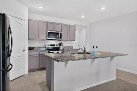 Kitchen - 3645 Diving Dove Ln, Bartow, FL 33830 photo 4 of 5