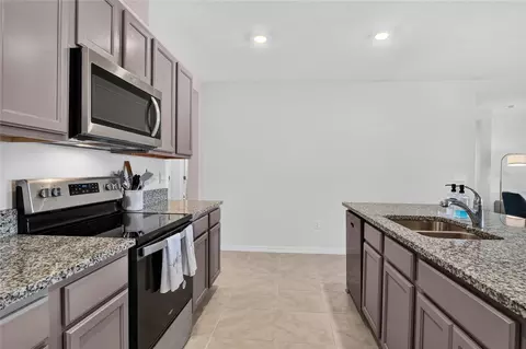 Kitchen - 3645 Diving Dove Ln, Bartow, FL 33830 photo 3 of 5