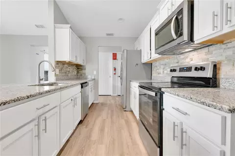 Kitchen - 1185 Fairview Ave, Bartow, FL 33830 photo 1 of 2