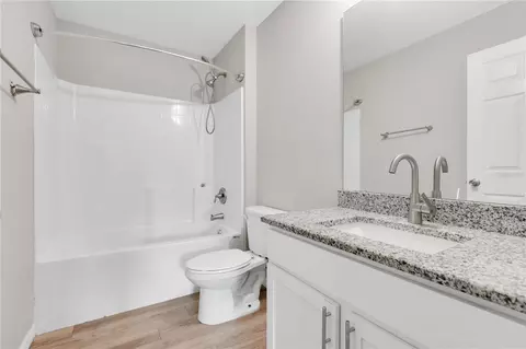 Bath - 1185 Fairview Ave, Bartow, FL 33830 photo 3 of 3