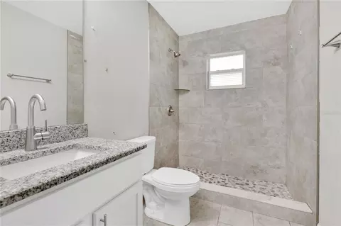 Bath - 1185 Fairview Ave, Bartow, FL 33830 photo 1 of 3