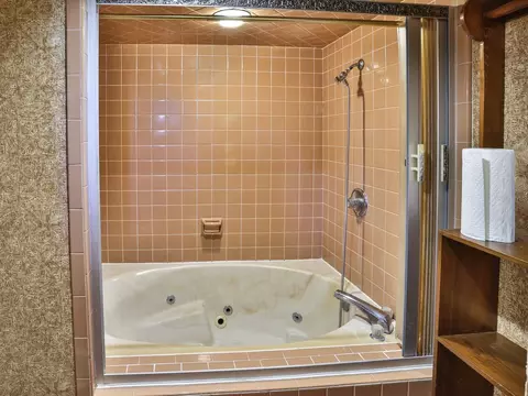 Bath - 6103 Sky Flower Ct, Bartow, FL 33830 photo 2 of 3