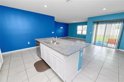 Kitchen - 1810 Eagle Hammock Blvd, Eagle Lake, FL 33839 photo 4 of 4