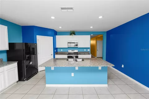 Kitchen - 1810 Eagle Hammock Blvd, Eagle Lake, FL 33839 photo 2 of 4