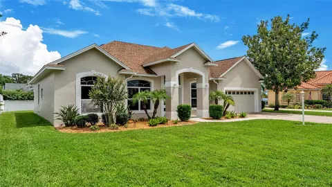 Exterior - 274 Ruby Lake Ln, Winter Haven, FL 33884 photo 2 of 7