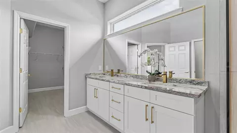 Bath - 274 Ruby Lake Ln, Winter Haven, FL 33884 photo 2 of 9
