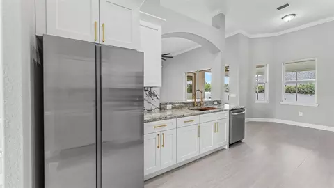 Kitchen - 274 Ruby Lake Ln, Winter Haven, FL 33884 photo 2 of 3
