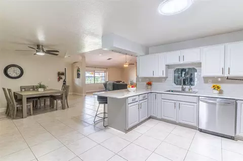 Kitchen - 1290 E Gilbert St, Bartow, FL 33830 photo 3 of 3