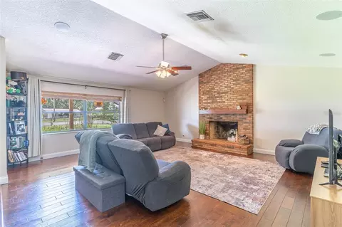Living - 1290 E Gilbert St, Bartow, FL 33830 photo 1 of 4