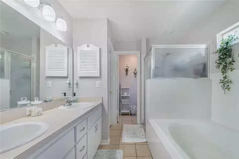 Bath - 817 Reflections Loop E, Winter Haven, FL 33884 photo 2 of 2
