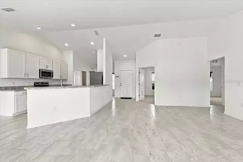 Living - 912 Lochland Loop, Bartow, FL 33830 photo 4 of 4