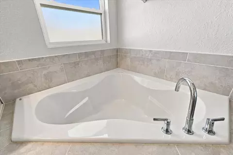 Bath - 912 Lochland Loop, Bartow, FL 33830 photo 5 of 6