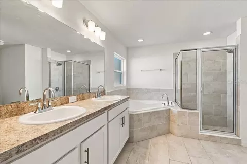 Bath - 912 Lochland Loop, Bartow, FL 33830 photo 1 of 6