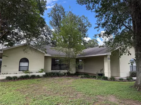 3916 Crews Lake Dr, Lakeland, FL 33813