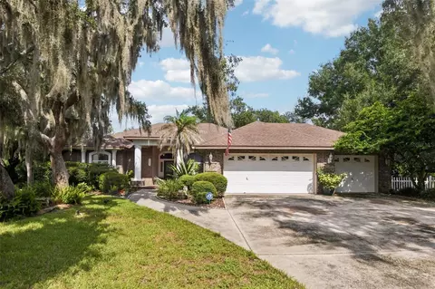 3503 Oak Club Ct, Plant City, FL 33566