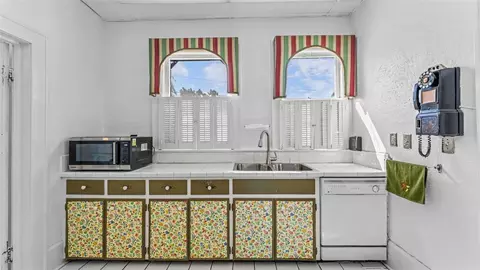 Kitchen - 790 S Broadway Ave, Bartow, FL 33830 photo 4 of 6