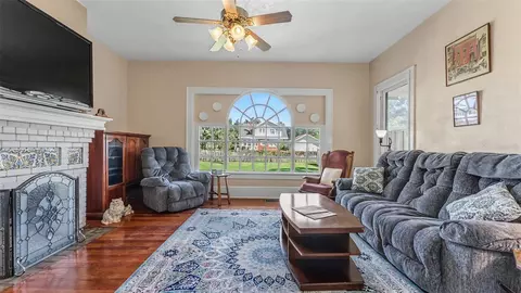Living - 790 S Broadway Ave, Bartow, FL 33830 photo 4 of 4